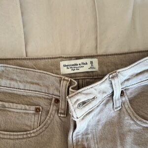 Abercrombie & Fitch High Rise Jeans - Beige